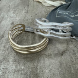 Eliza Gracious - Wave Bangle | 2 Colours