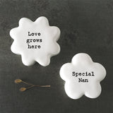 East of India - White Flower Pebble 'Special Nan' - 6727
