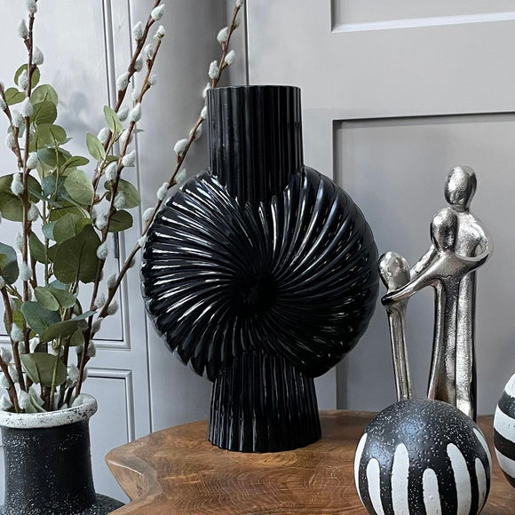 Gloss Black Cassis Vase