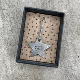 Kutuu Star Shaped metal keyring - you're a star
