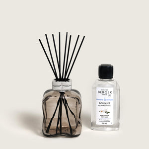 Maison Berger&nbsp;Scented Bouquet
Brown Cosy Diffuser with 200ml Cosy Musk fragrance&nbsp; 7828