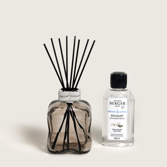 Maison Berger Scented Bouquet
Brown Cosy Diffuser with 200ml Cosy Musk fragrance  7828