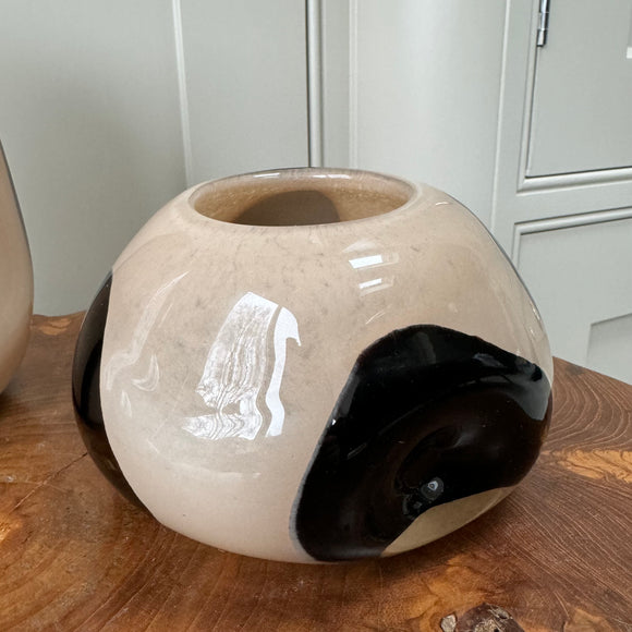 Wikholm - Nova Beige & Black low vase