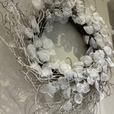 Luxury Snowy Wreath 60cm



A beautiful snowy classy wreath which will look stunning hanging&nbsp; from any wall at home for that soft finishing touch