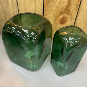 Dark forest Green square bubble Vase
Available in two sizes - Wide D15xH18cm, Slim D9xH17.8cm