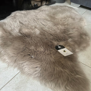 Hanlin Sheepskin Premium Large Rug - Vole