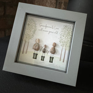 Pebble Art by La De Da Living&nbsp;

Award winning keepsake gifts - Handmade in the Cotswolds&nbsp;



Mini Framed Pebble Art -&nbsp;White block square frame 12.5cm
'Grandparents Love will never grow old'