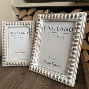 Whitewashed Wooden beaded design Photo Frames with a neutral distressed tone

Two sizes - Small 6x4cm &amp; Large 7x5cm&nbsp;