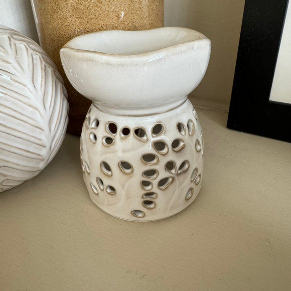 Ceramic Wax/Oil Burner 11cm in Neutral distressed colour with trailing leaf pattern all the way round.