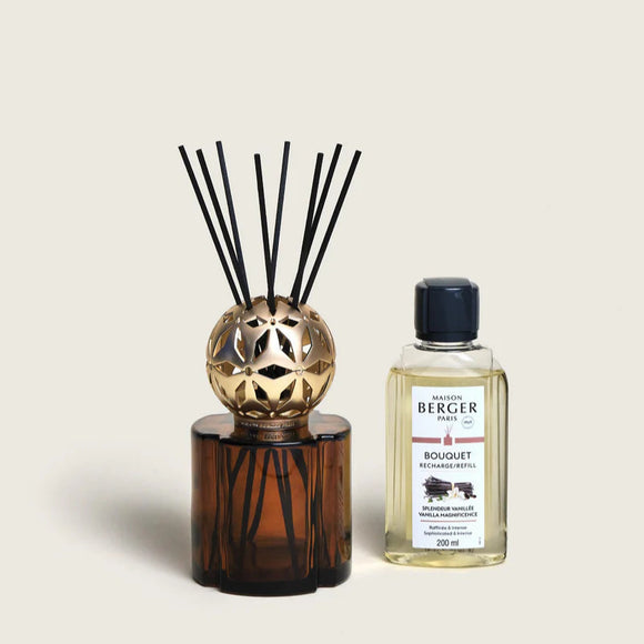 Maison Berger - Chocolate Pomelis Scented Bouquet Gift Set
Chocolate Pomelis Scented Bouquet Gift Set with Vanilla Magnificence Fragrance 
7855 / 007855