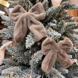Cute faux fur plush neutral Taupe Bow Hangers
Available in two sizes - Small 15cm &amp; Large&nbsp;