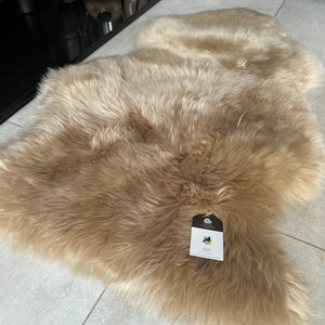 Hanlin - Pure New Wool Genuine Sheepskin
Premium Large Rug Colour - Beige +95cm