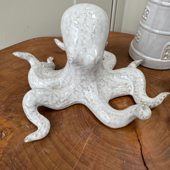 Coastal - Fun realistic Ceramic Octopus Ornament 10x18x15cm