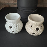 Ceramic Wax/Oil Burner H9cm with open heart pattern and bulbous round shape
Available in 2 colours - Mocha or White