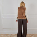 Chalk - Immy Caramel Flat fur Gilet