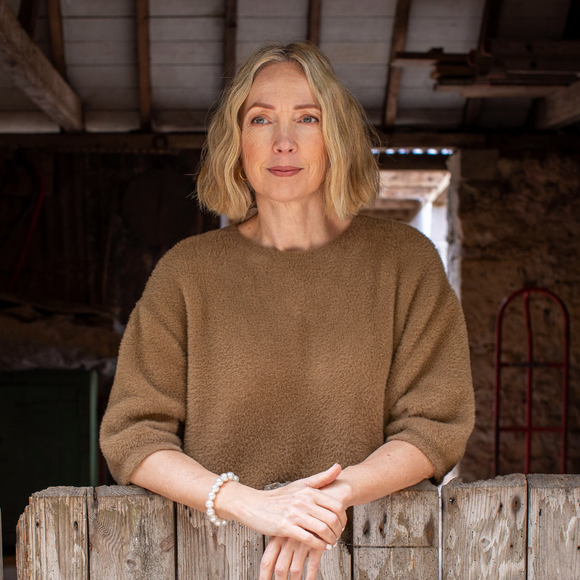 Chalk - Mai a classic knit with a modern, relaxed feel super soft yarn
Colour - Dark Tan

NEW AW25