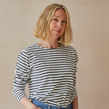Chalk - Fleur Stripe long sleeved Fitted T-shirt&nbsp;
Colour - Navy/Cream