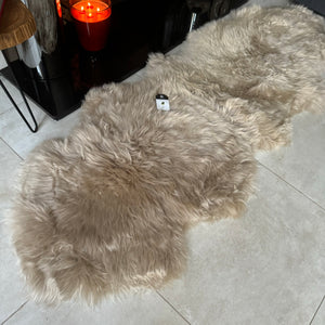 Hanlin - Pure New Wool Genuine Double Sheepskin
Premium Double Rug 180x65cm
Colour - Oyster