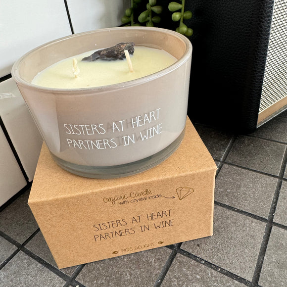 Soy Crystal Candle 11cm
Presented in a Light Grey Glass Jar with the Fragrance Fig's Delight
Quote on the jar in white text 'Sisters at heart, partners in wine'
Inside the candle is an Amethyst crystal 