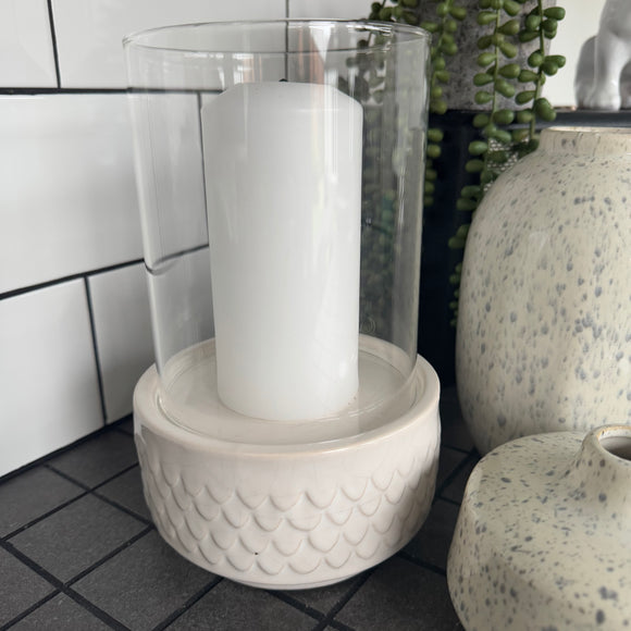 White ceramic glazed Lantern Base D13.5 x H7.5cm with a 
Plain glass inner D11.5 x H15cm