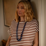 Chalk - Wei relaxed boxy shape with classic round neckline with drop short sleeves
Colour - Tobacoo / Ecru