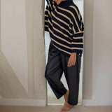 Chalk - Subtle barrel leg Trouser in a sleek pleather finish, an ankle-grazing length..&nbsp;
Colour - Dark Navy