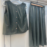 Dreams London
Linen Viscose Button Back Vest Top
Colour - Khaki&nbsp;
Available in 2 sizes - S/M &amp; M/L&nbsp;