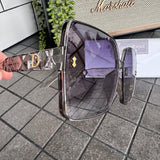 Eliza Gracious Sunglasses UV400 protection Collection;


Ella on trend square shaped transparent frame with the detail on the arm with designer inspired 'D' initial&nbsp;
Available in Grey Transparent
