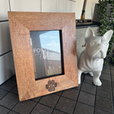 Wooden Photograph Frame H24.5cm with a Paw Print image in black&nbsp;

Photograph Size 6x4"&nbsp;&nbsp;