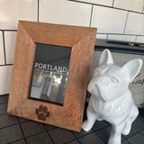 Wooden Photograph Frame H24.5cm with a Paw Print image in black&nbsp;

Photograph Size 6x4"&nbsp;&nbsp;