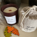 Hello Autumn' Scented Candle with wooden wick&nbsp;
Soy Candle with Wooden wick in rich brown glass jar and presented in a hessian bag
Approx 36 hours Burn Time
Fragrance - Pumpkin Spice&nbsp;