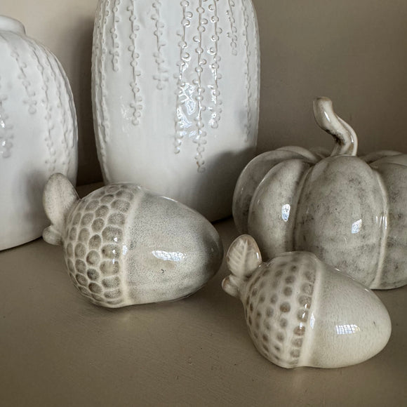 Ceramic Beige Mottled Acorn decorations 
Available in 2 sizes; Small 7cm & Large 11cm