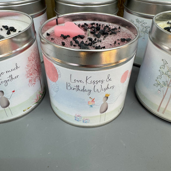 New to the collection are these quotable tin candles that compliment the Pebble picture range perfectly
Burn Time 50 hours
Fragrance - Classic Cotton topped with pink heart & sprinkled with glitter
Quote reads - 'Love, Kisses & Birthday Wishes'
