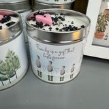 New to the collection are these quotable tin candles that compliment the Pebble picture range perfectly
50 hours Burn Time&nbsp;
Fragrance - Classic Cotton topped with a pink heart &amp; sprinkles of glitter
Quote reads - 'Family is a gift that lasts forever'