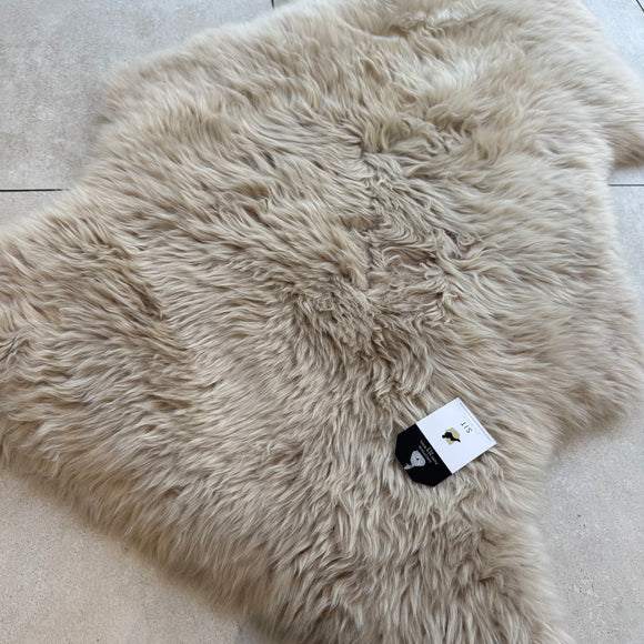 Hanlin - Pure New Wool Genuine Sheepskin
Premium Large Rug Colour - Oyster +95cm