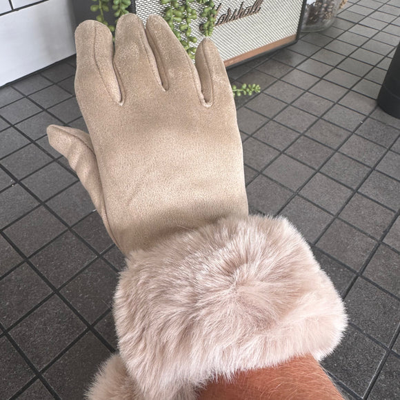 Faux Fur Quality Gloves - Linen