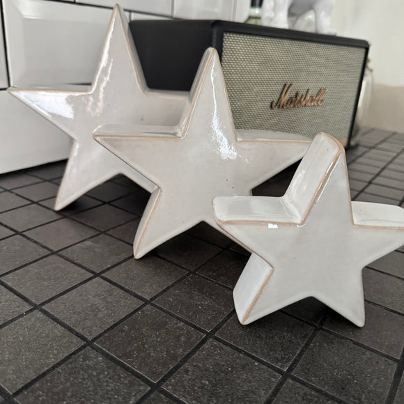 Natural Glazed Ceramic Standing Star with Textured Detail
Available in 3 sizes; 12cm, 16.5cm & 19.5cm