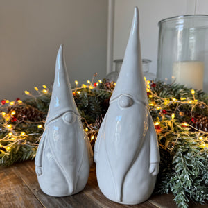 Christmas Ceramic Neutral Glazed with texture detailed Santa with a button nose, long beard and tall hat..
Available in 2 sizes - Small H21.5cm &amp; Large H25cm&nbsp;