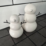 Christmas Ceramic White Snowmen with metal twig arms&nbsp;
Available in 2 sizes - Small H8.5cm &amp; Large H11.2cm&nbsp;