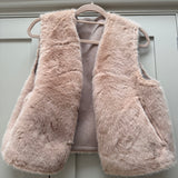 Accessories by Park Lane
Reversible faux suede and faux fur Vest Gilet with two side pockets &amp; hook-and-eye closures.
Colour - Candid Ginger / Beige&nbsp;
SC2110