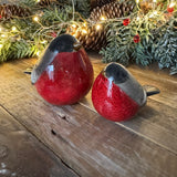 Ceramic Rustic Red Robin Sitting Ornaments&nbsp;
Available in 2 sizes - Small 5cm &amp; Large 7cm