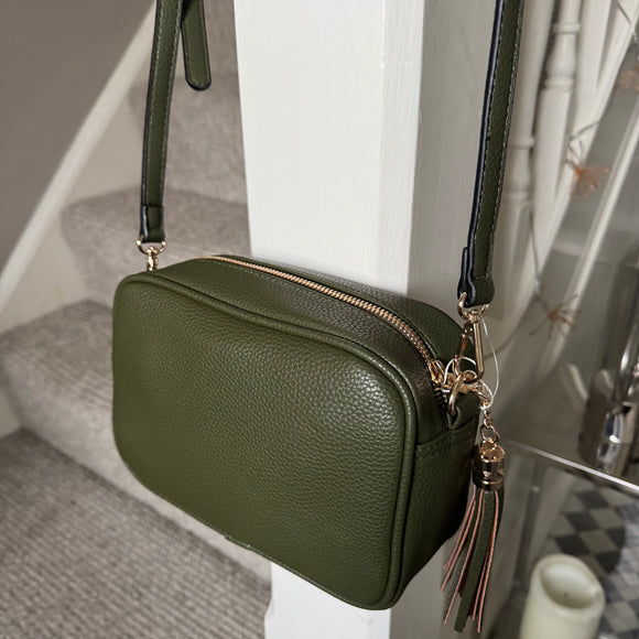 Faux Leather Cross Body Bag with Tassel L21cm

Colour - Olive