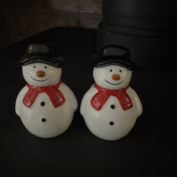 Christmas Ceramic Red and White Snowmen - Salt & Pepper Pots