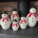 Christmas Ceramic Classic White Snowman collection
Wearing a Red scarf, black hat and smiling face body&nbsp;
Available in 5 sizes;
Small 9.6cm
Medium 12.5cm
Large 15.5cm
Extra Large 19.5cm
T-light Holder 17cm&nbsp;