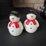 Christmas Ceramic Classic White Snowman collection
Wearing a Red scarf, black hat and smiling face body&nbsp;
Fun Salt &amp; Pepper Pots 7.5cm