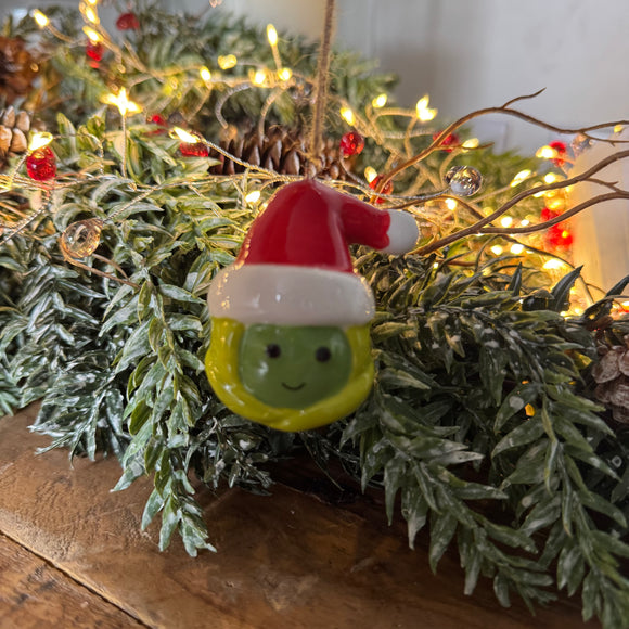 Fun Christmas ceramic Hanging Decoration
Sprout 6cm with a big smile & wearing a santa hat