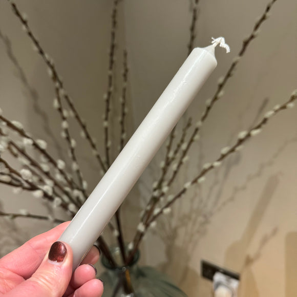 Bougie La Française Tapered Candle H20 x D2.2cm
Colour - Chic Grey / Gris Chic

Bougie La Française, Maison Bergers sister company.