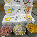 Just Because 3 Lites Collection - 3 fragrances with sprinkles of glitter &amp; tiny gems for that pretty finishing touch..&nbsp;
Quotes on the colourful gift box with image of keys read;
For a Fab Sister just like you
My sister, my friend, my wonderful you!&nbsp;