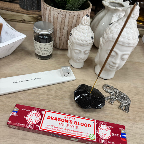 Satya most famous incense brands in the world - Hand rolled in India
15g Box of Satya of Incense Sticks
Approx 20cm in length and 10-12 sticks per box
Fragrance - Dragon's Blood