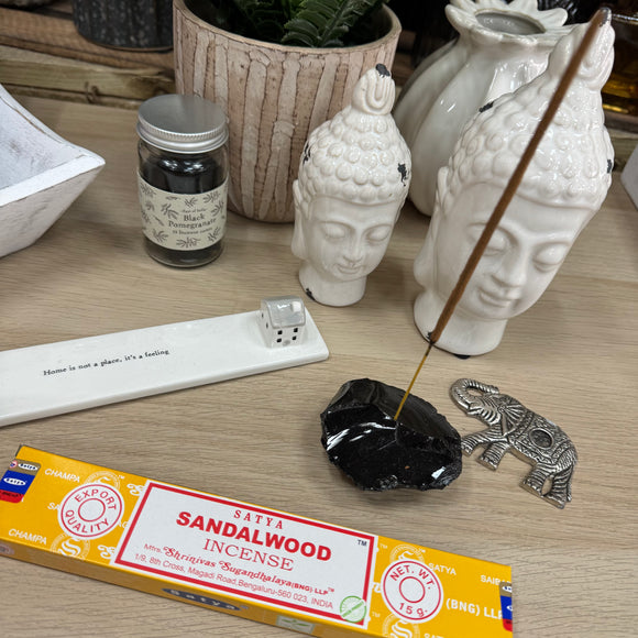 Satya most famous incense brands in the world - Hand rolled in India
15g Box of Satya of Incense Sticks
Approx 20cm in length and 10-12 sticks per box
Fragrance - Sandalwood
